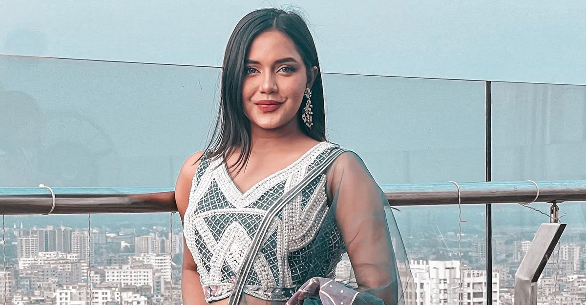 কেন চলচ্চিত্রে দেখা যাচ্ছে না— জানালেন মাহি