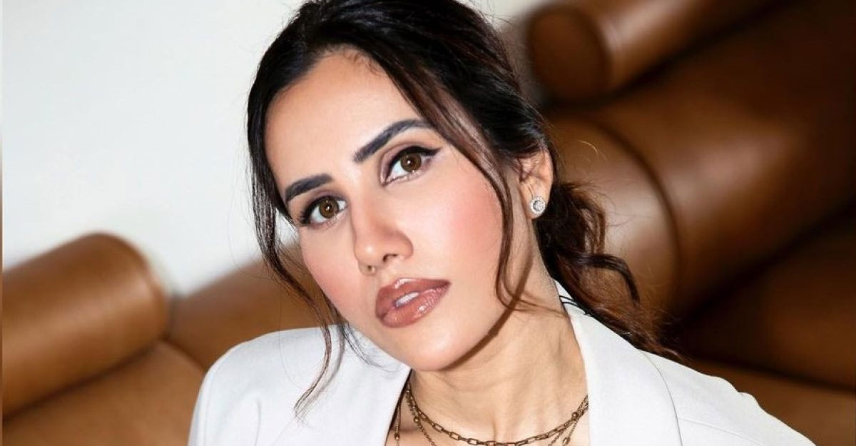 বিয়ে করলেন সোনালি