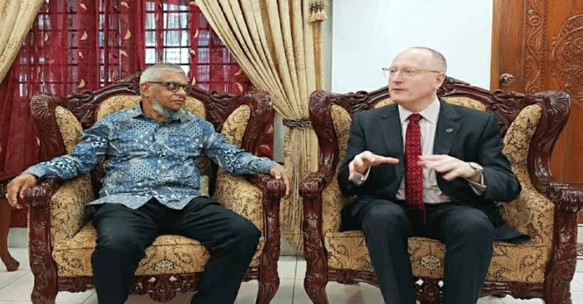 মেয়র আরিফুলের সঙ্গে অস্ট্রেলিয়ান ফার্স্ট সেক্রেটারির সাক্ষাৎ