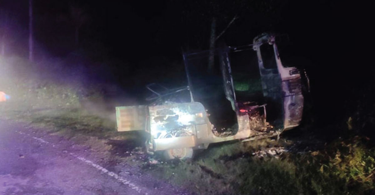 রাঙামাটিতে দুর্বৃত্তরা আবারও পুড়িয়ে দিলো অটোরিকশা