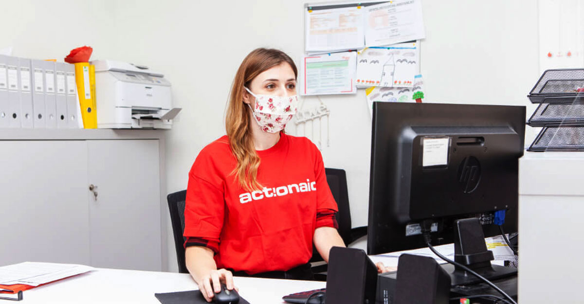 অ্যাকশনএইডে চাকরি, বেতন অর্ধ লাখের বেশি