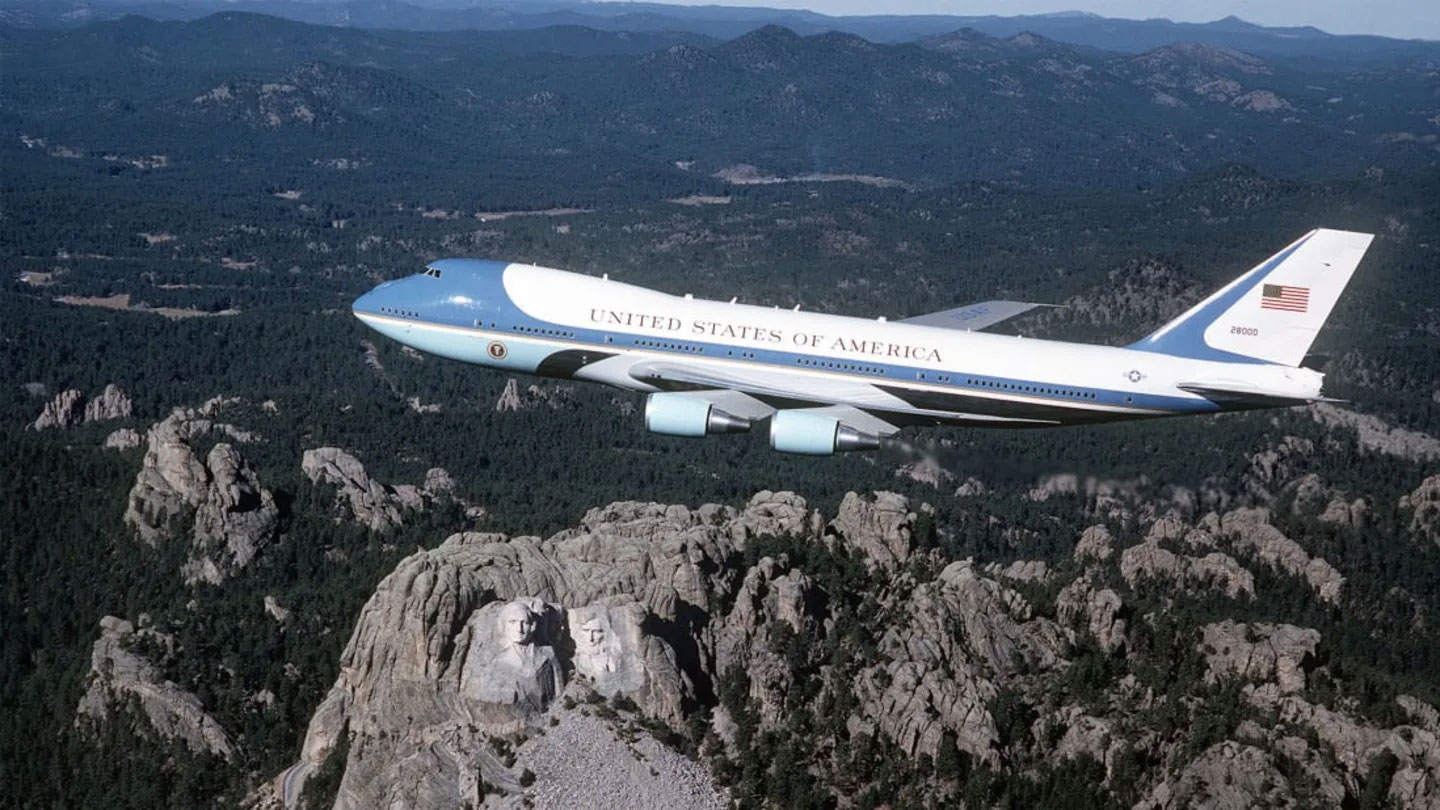 air force 1 plane biden