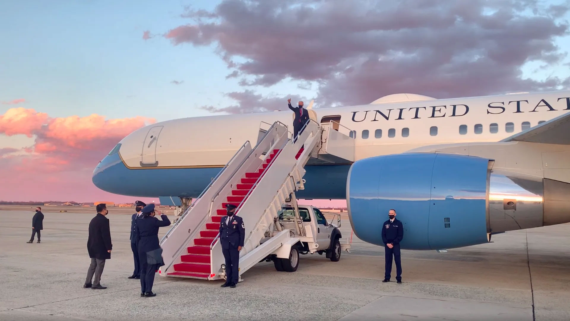 air force 1 plane biden