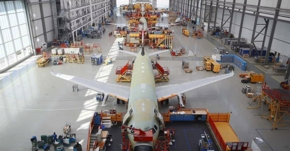 উড়োজাহাজ কী দিয়ে তৈরি?