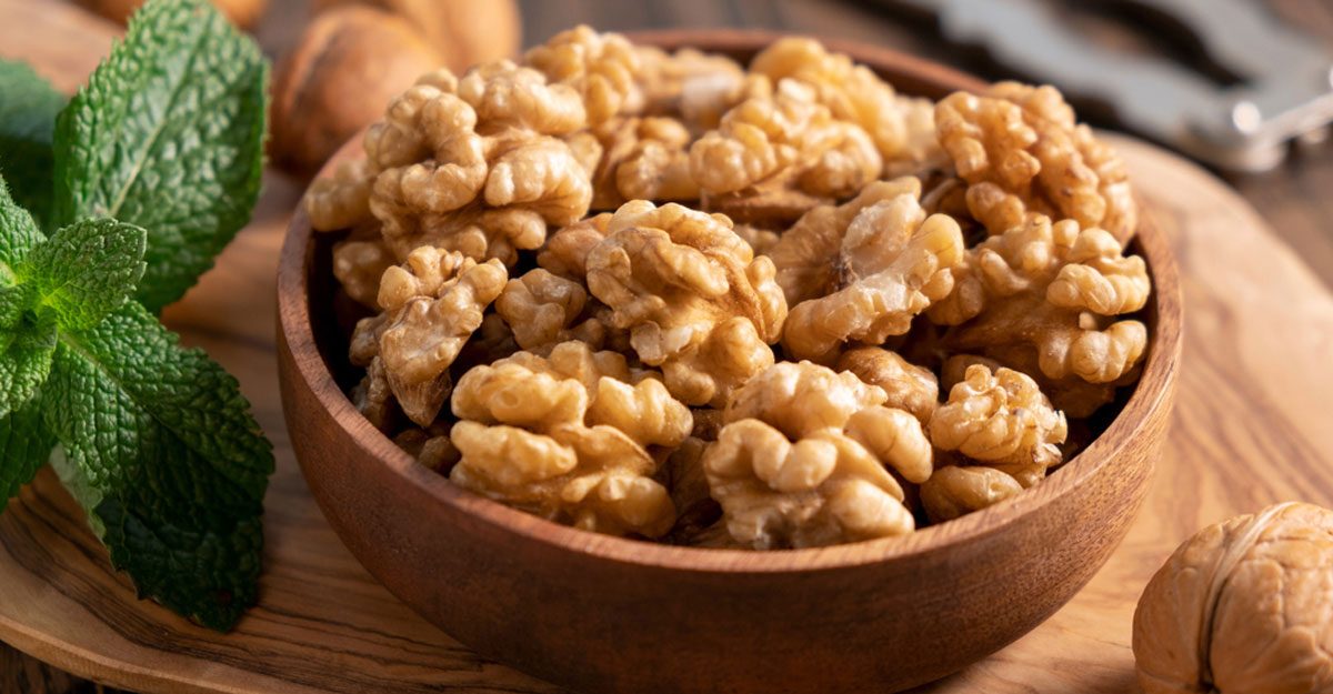 আখরোট খাওয়ার উপকারিতা