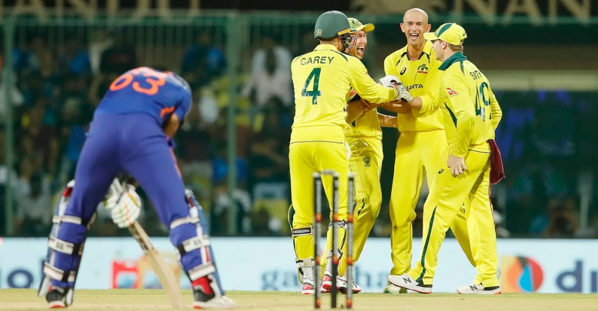 লজ্জাজনকভাবে সিরিজ হেরে শীর্ষস্থান হারাল ভারত