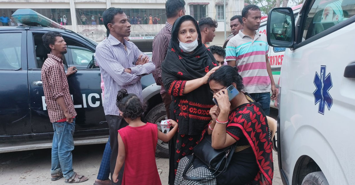 ‘বাবার চেহারা দেখার পরে দম বন্ধ হয়ে আসতেছে’