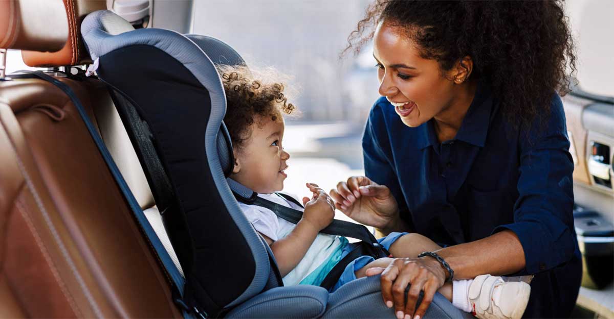 শিশুদের নিয়ে ভ্রমণে গেলে গাড়ির যে সেফটি ফিচার ব্যবহার করবেন