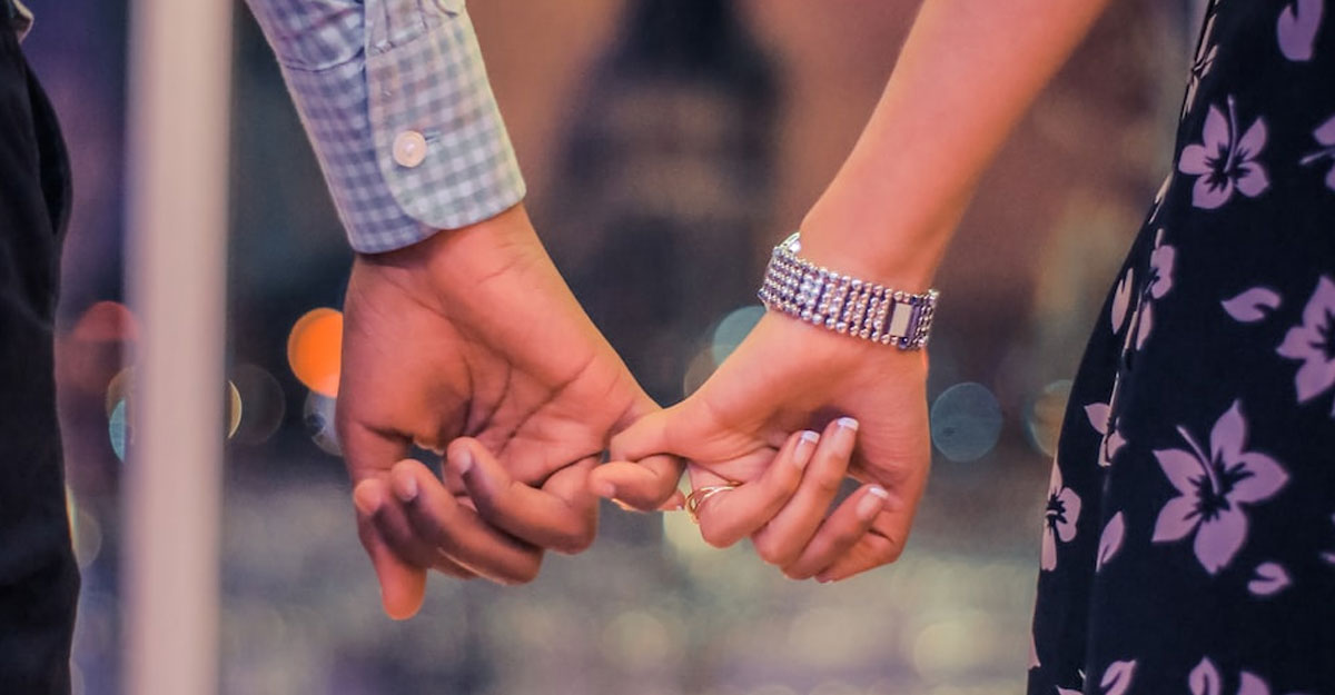 আমি মনের মানুষের কাছে, তুমি আবার বিয়ে করো: স্বামীকে স্ত্রী