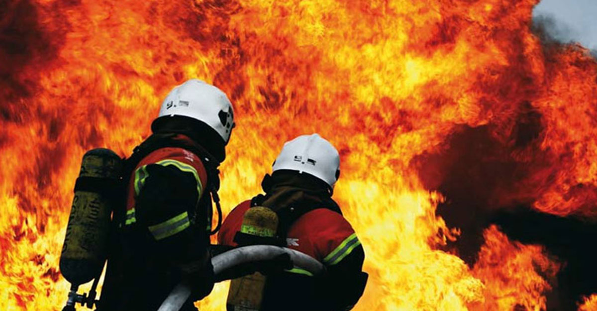 মহাখালীর সাত তলা বস্তিতে আগুন, নিয়ন্ত্রণে ৯ ইউনিট