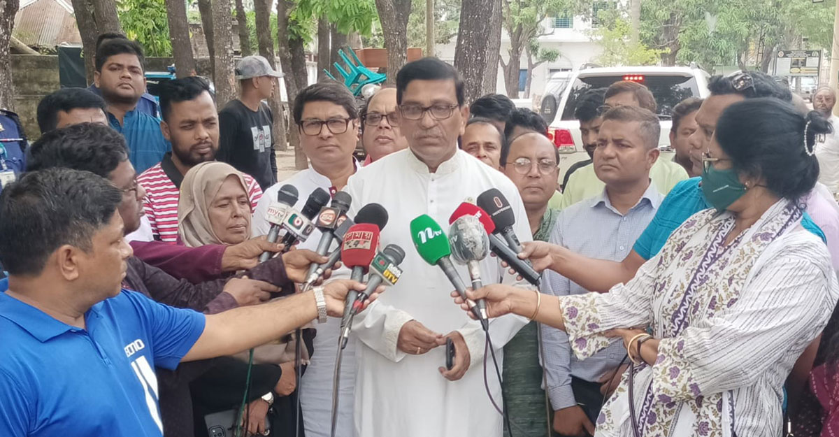 স্বাধীনতার ওপর আঘাত এলে ব্যবস্থা নেওয়া সরকারের দায়িত্ব: হানিফ