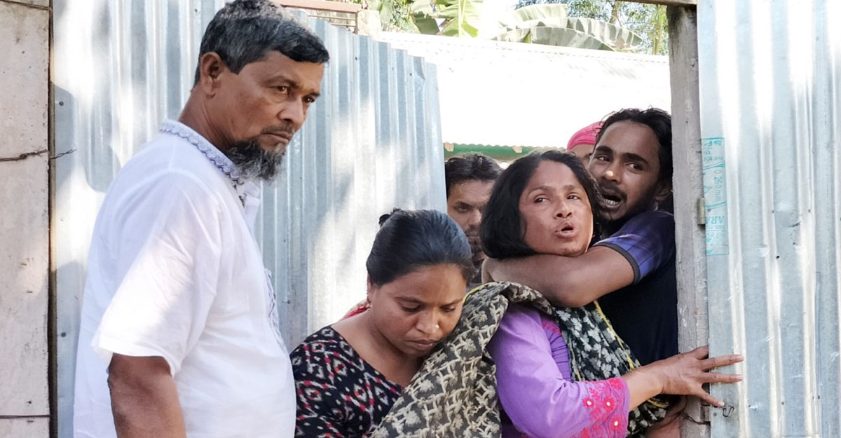 ডাব চুরি করতে গিয়ে ধরা, অপমানে স্কুলছাত্রের মৃত্যু