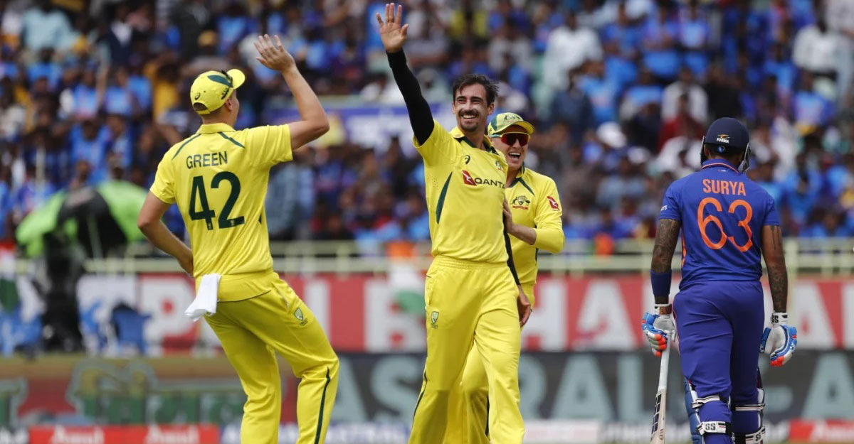 স্টার্কের বোলিং তোপে ১১৭ রানে অলআউট ভারত