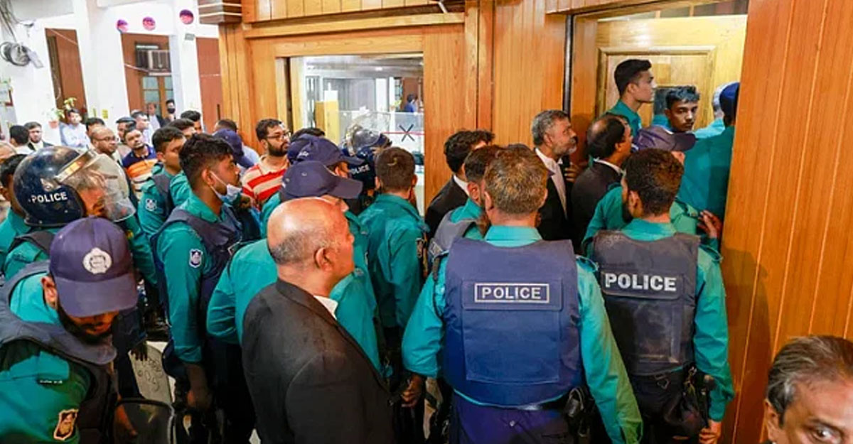 বিএনপির মাহবুব উদ্দিন খোকনসহ ১০০ জনকে আসামি করে মামলা