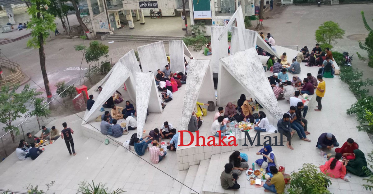 জবিতে সম্প্রীতির বন্ধনে উৎসবমুখর ইফতার