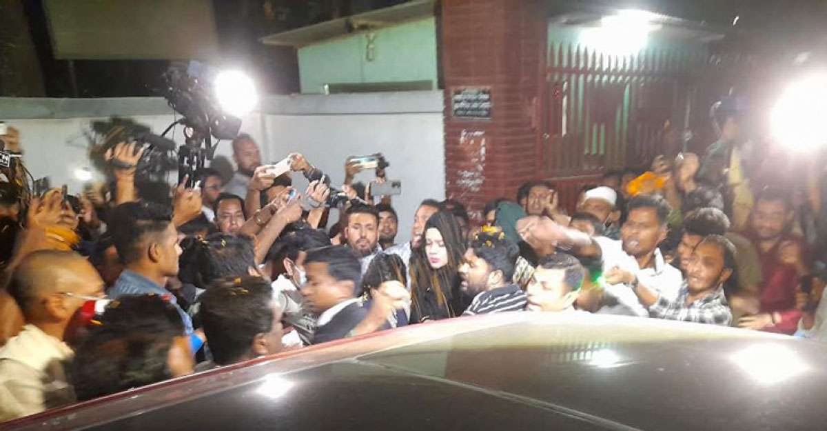 গ্রেফতারের ৮ ঘণ্টা পর মুক্ত মাহি