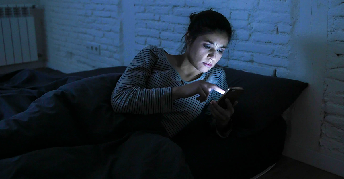 রাত ১২টা থেকে ৩টা পর্যন্ত জেগে থাকলে কী হয়?