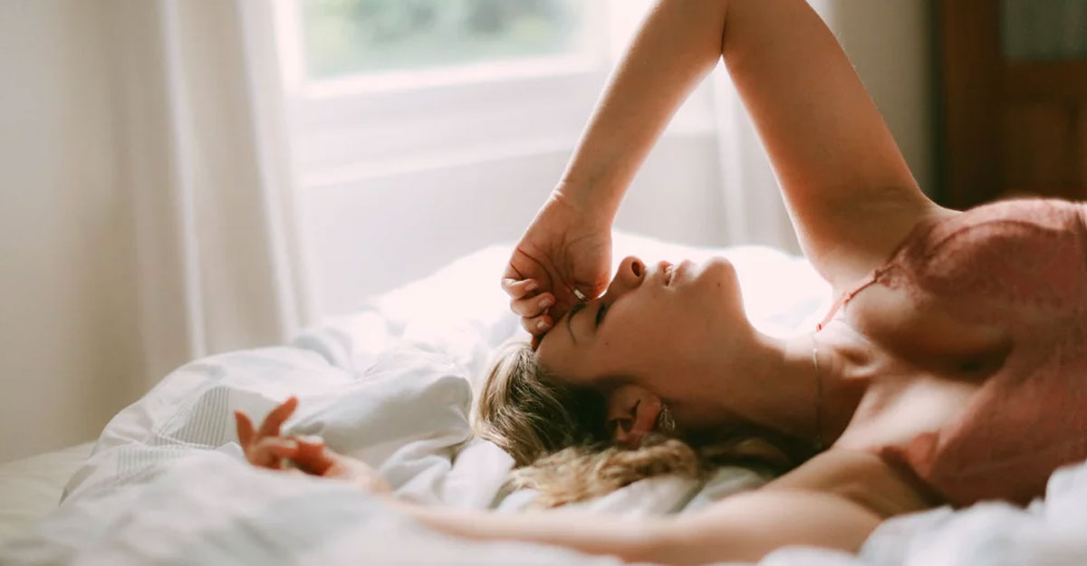 Qovoqlilarning jinsi Yalangoch etuk ayollar bir Dick xususiy foto galereyasi