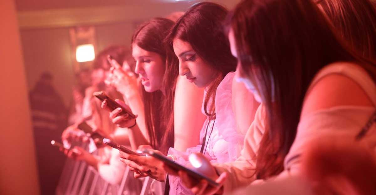 স্মার্টফোন দ্রুত নষ্ট হওয়ার কারণ