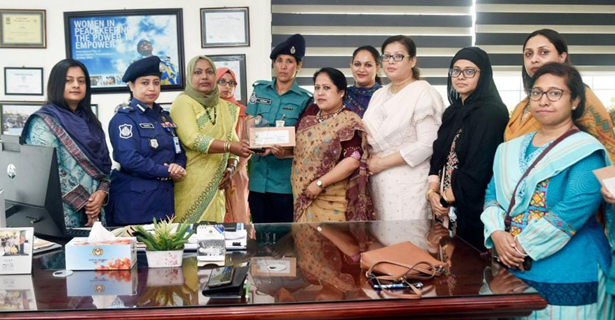 মানবিক কাজে পুরস্কৃত সেই নারী সার্জেন্ট ও কনস্টেবল