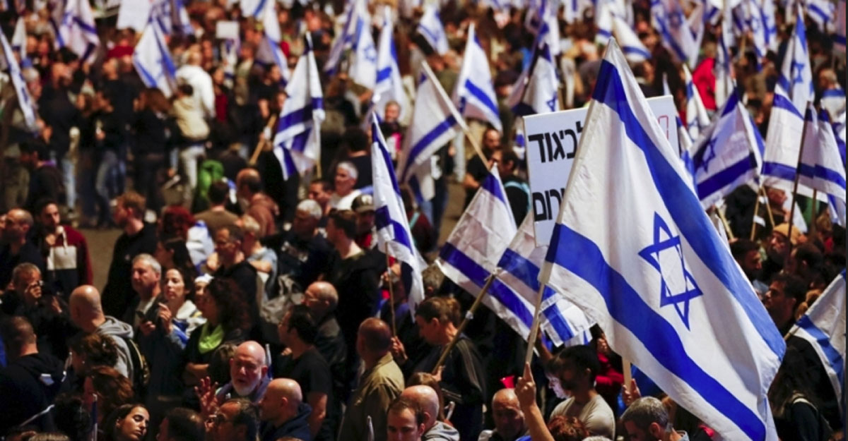 ইসরায়েলে আবারও বিক্ষোভ শুরু, অনড় নেতানিয়াহু