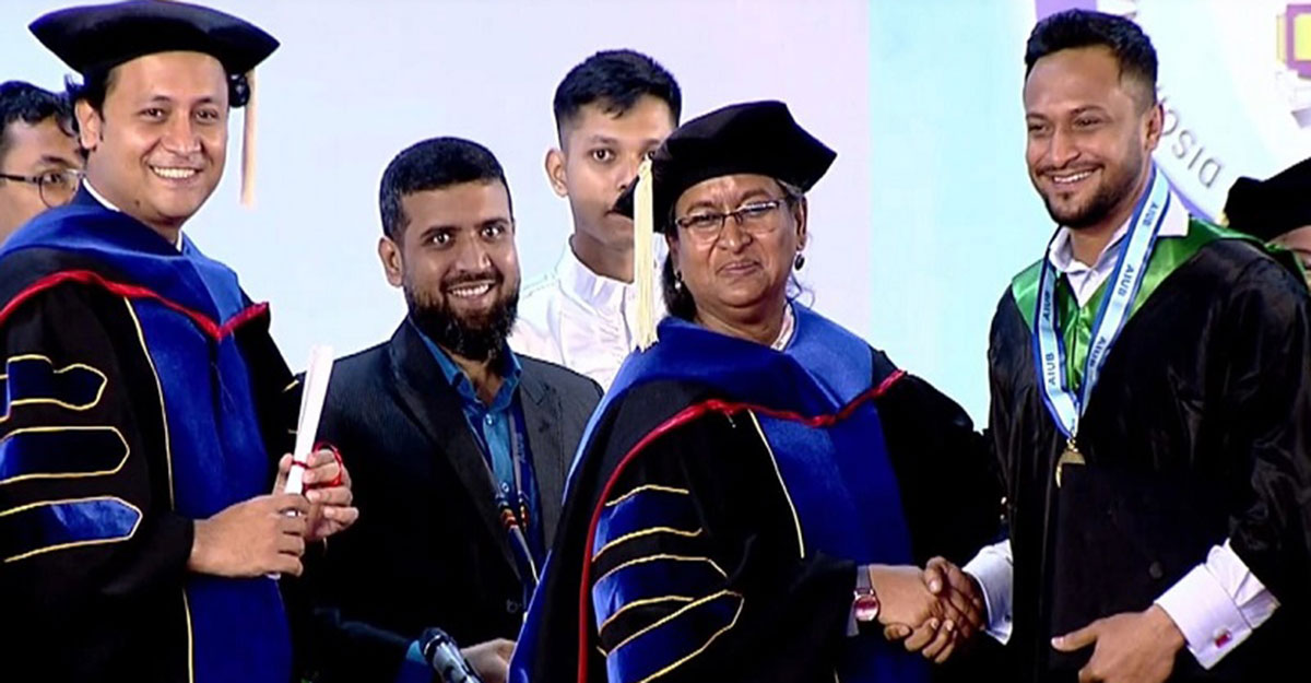 মায়ের স্বপ্ন পূরণ করলেন সাকিব আল হাসান