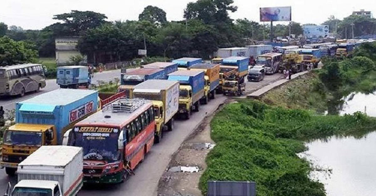 বঙ্গবন্ধু সেতু মহাসড়কে ১৮ কিলোমিটার যানজট, ভোগান্তি