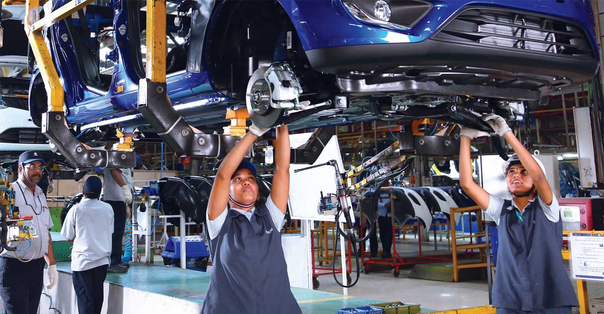 নারীদের হাতে তৈরি হয় টাটা গাড়ি