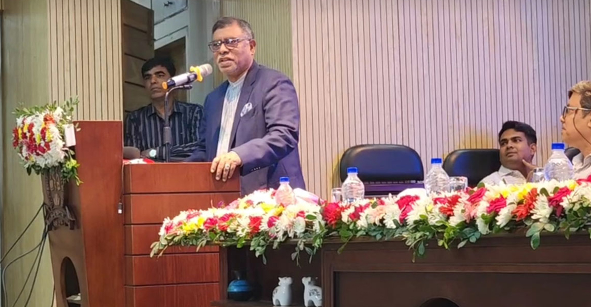স্মার্ট বাংলাদেশের জন্য স্মার্ট পরিবার গড়তে হবে: স্বাস্থ্যমন্ত্রী