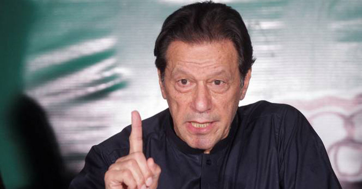 আপসে বাধ্য হলেন ইমরান খান, প্রয়োজনে রাজনীতিও ছাড়বেন