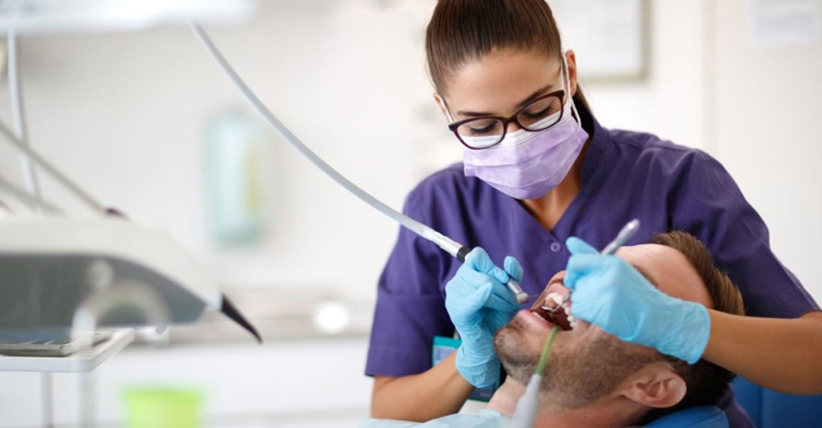 দাঁতের চিকিৎসায় অবহেলা: বাড়ে ঝুঁকি ও আর্থিক ক্ষতি