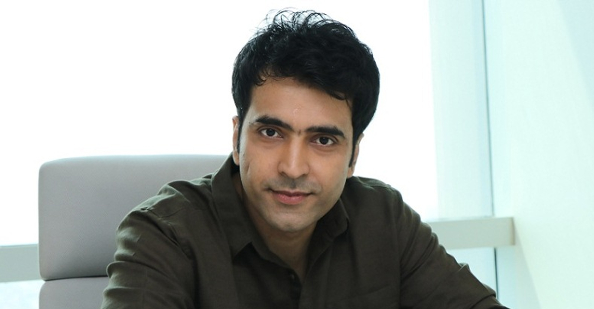 ‘বাদামী হায়েনার কবলে’ আবির!