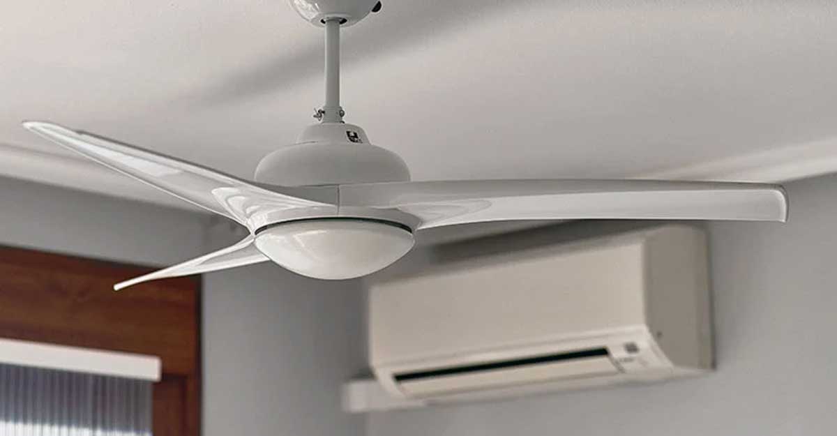 এসি চালু অবস্থায় সিলিং ফ্যান চালানো কি ঠিক?