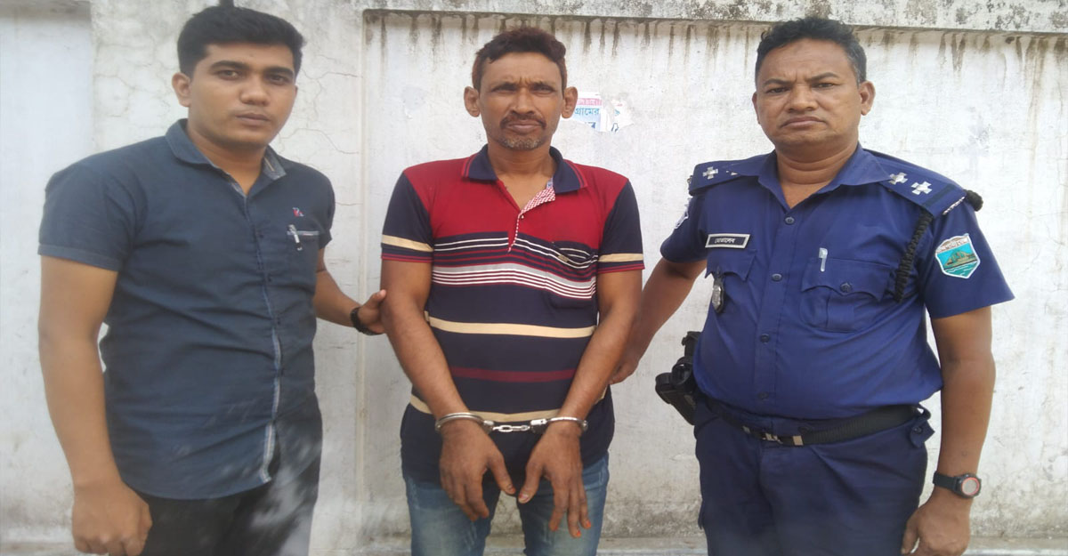 আত্মগোপনে থেকে রাজমিস্ত্রী, শেষ রক্ষা হলো না আক্কাছের