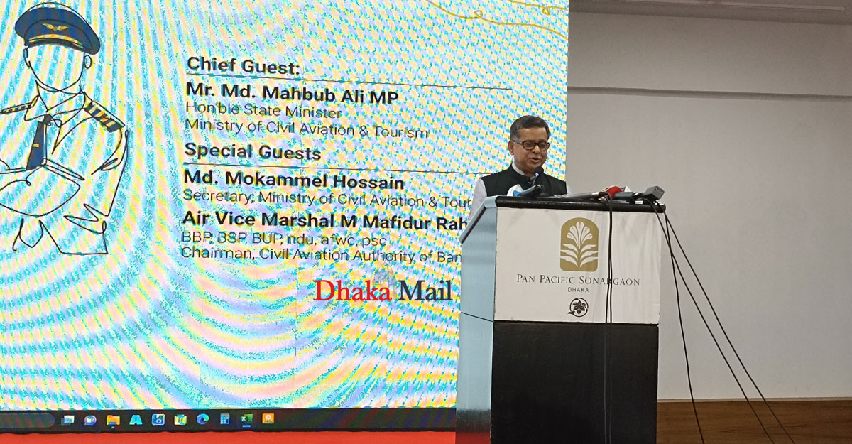ইউএস-বাংলার পাইলট তৈরির উদ্যোগের প্রশংসা বিমান প্রতিমন্ত্রীর