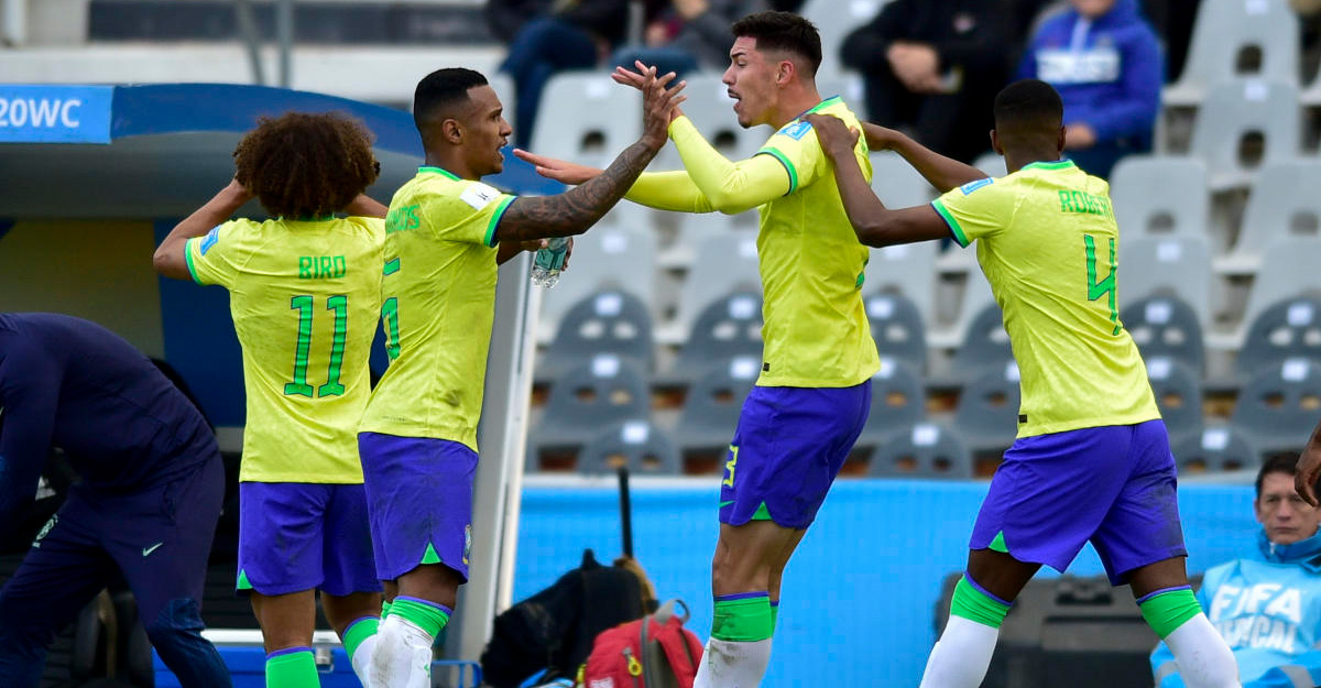 রাতে মাঠে নামছে ব্রাজিল, যেভাবে দেখবেন ম্যাচটি