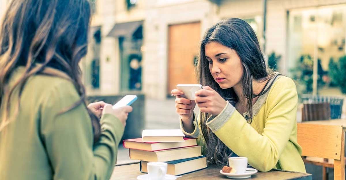 ফেসবুক থেকে আয়ের ৫ উপায়