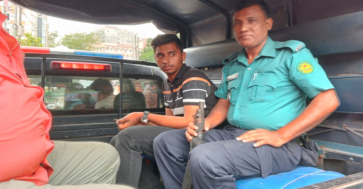 উপাচার্য-রেজিস্ট্রারের স্বাক্ষর জালিয়াতি, শিক্ষার্থীর নামে মামলা