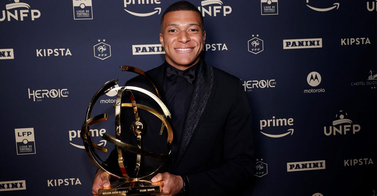 মেসিকে টপকে ‘সেরা ফুটবলার’ এমবাপে