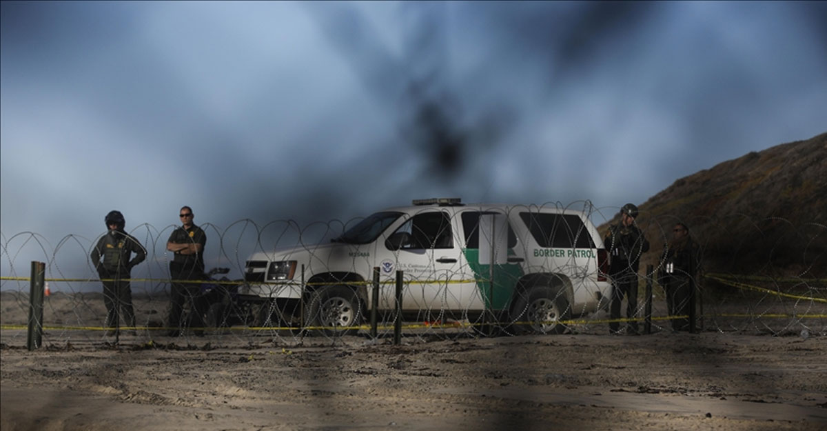 অভিবাসী ঠেকাতে মেক্সিকো সীমান্তে অতিরিক্ত ১৫০০ মার্কিন সেনা