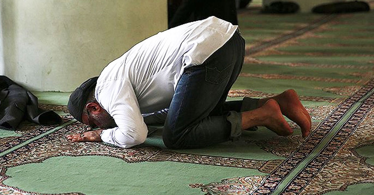 নামাজে সচরাচর যে ৫টি ভুল বেশি হয়