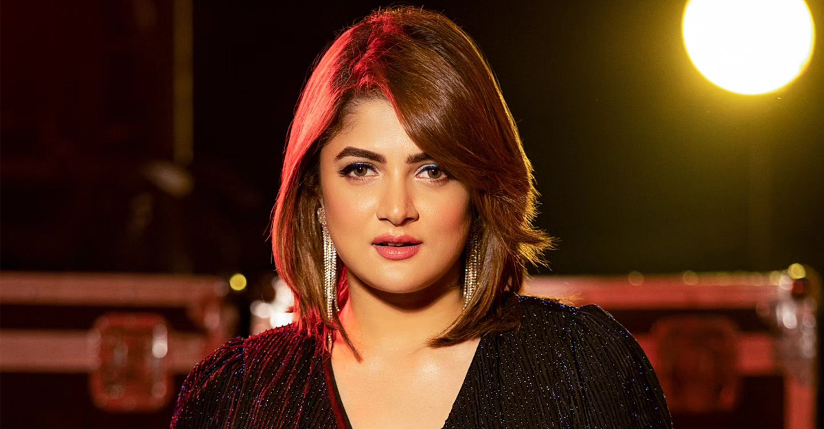 শ্রাবন্তীর রূপে মুগ্ধ হলিউড অভিনেতা!