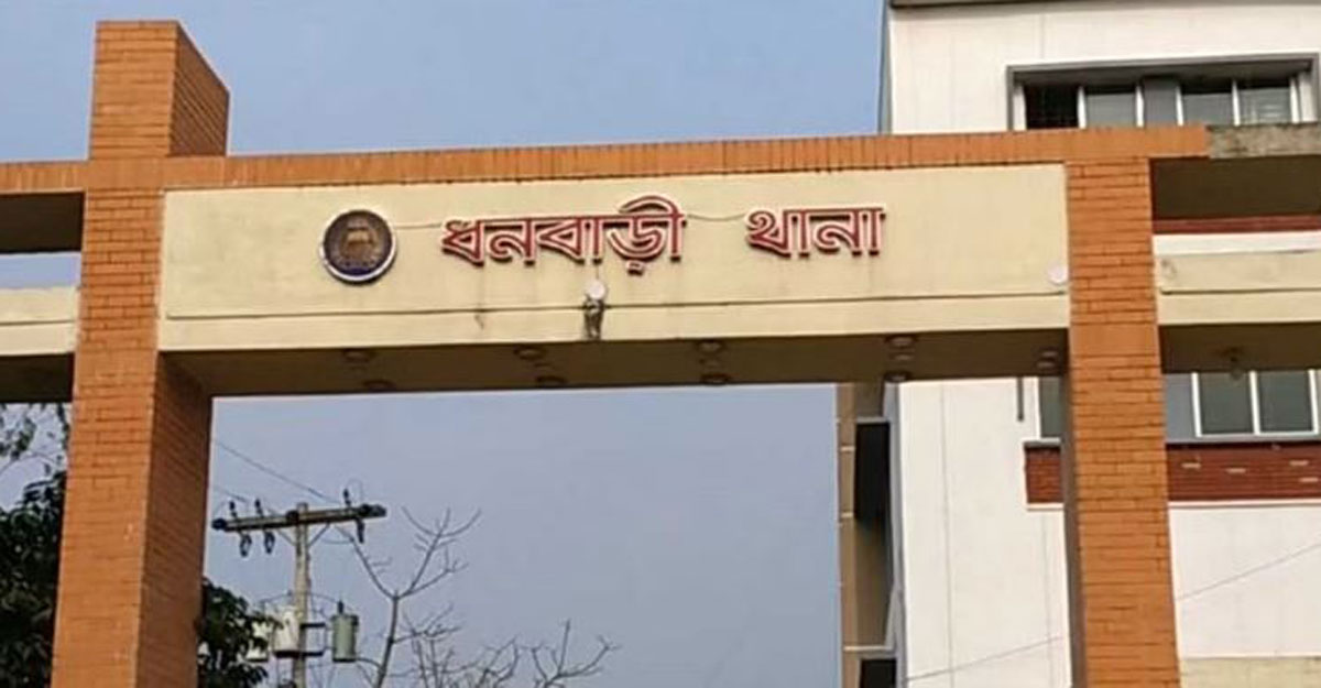 নিয়ন্ত্রণ হারিয়ে বসতঘরে পিকআপ, মা-মেয়ে নিহত