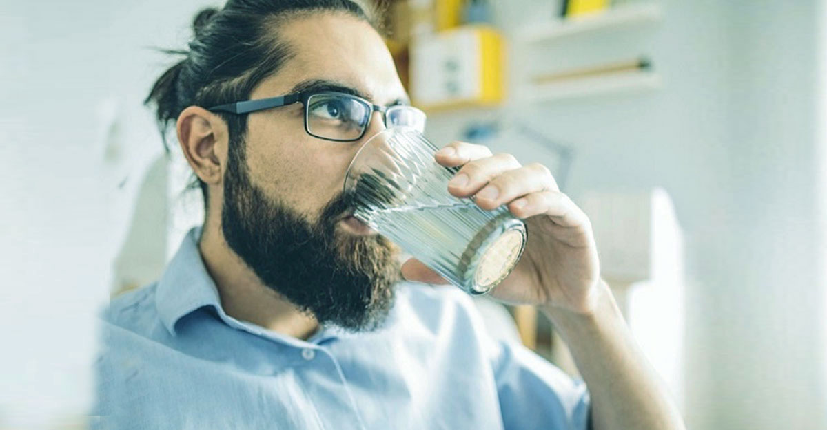 পানি গোঁফে লাগলে কি হারাম হয়ে যায়?