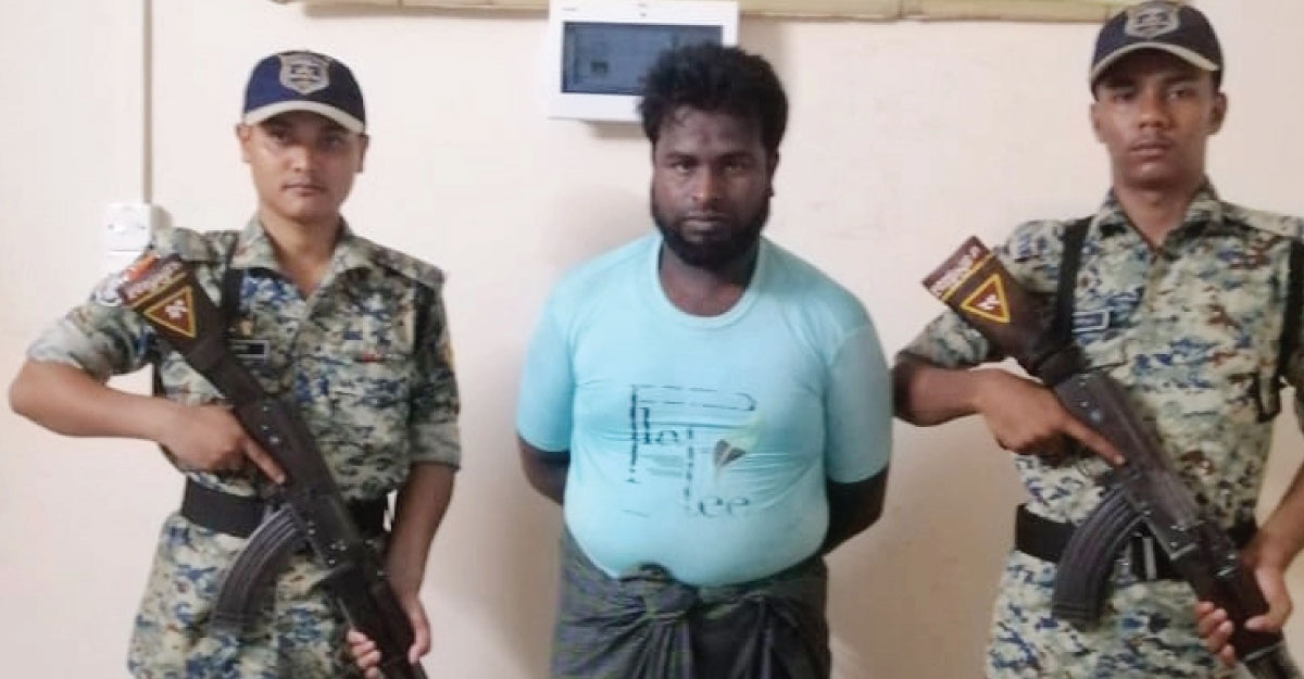 রোহিঙ্গা ক্যাম্প থেকে অস্ত্রসহ আরসা কমান্ডার আটক