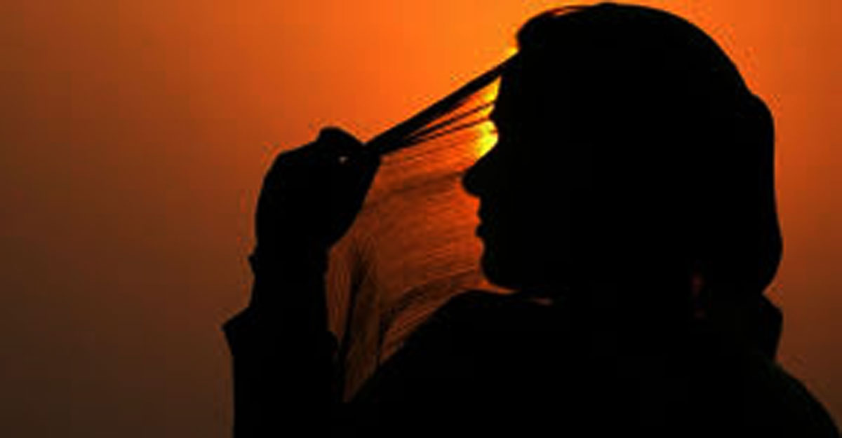 স্বামীর সামনে সতর খুলে রাখা জায়েজ?