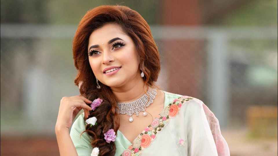 গোপনে বিয়ে করেছেন সংগীতশিল্পী লিজা