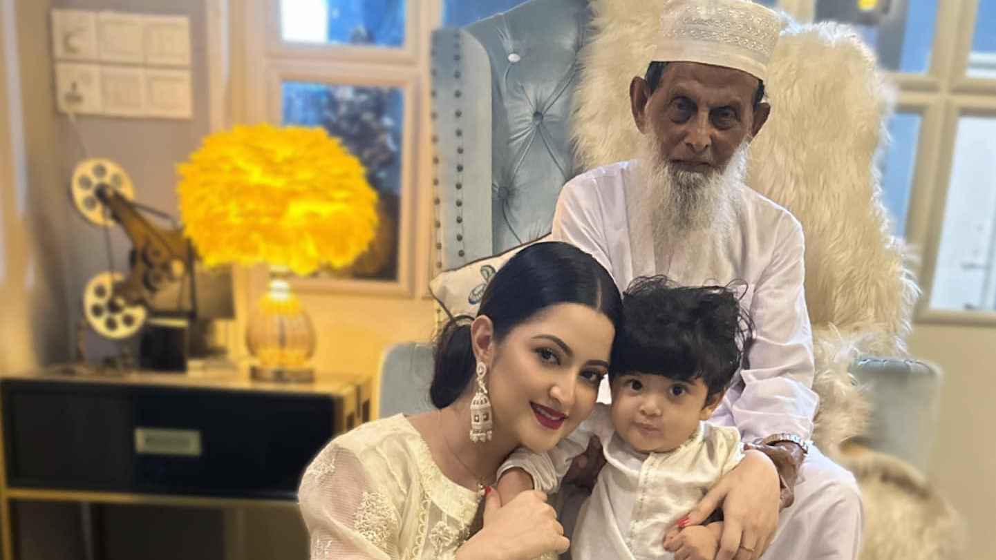 স্ত্রীর কবরের পাশে সমাহিত পরীমণির নানা