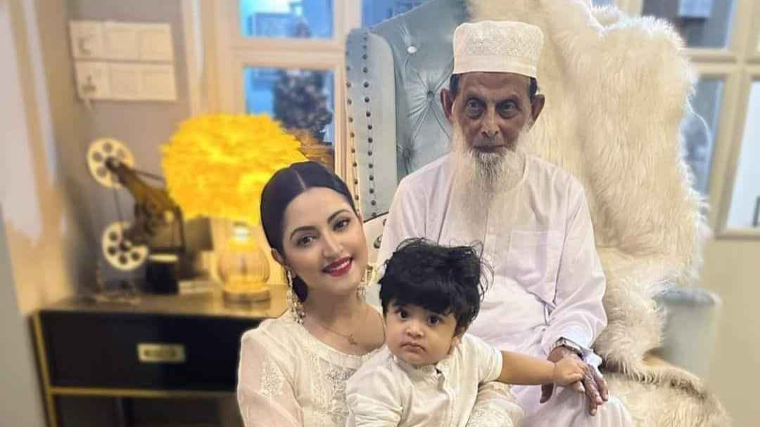 নানাকে নিয়ে পরীমণির আবেগঘন স্ট্যাটাস