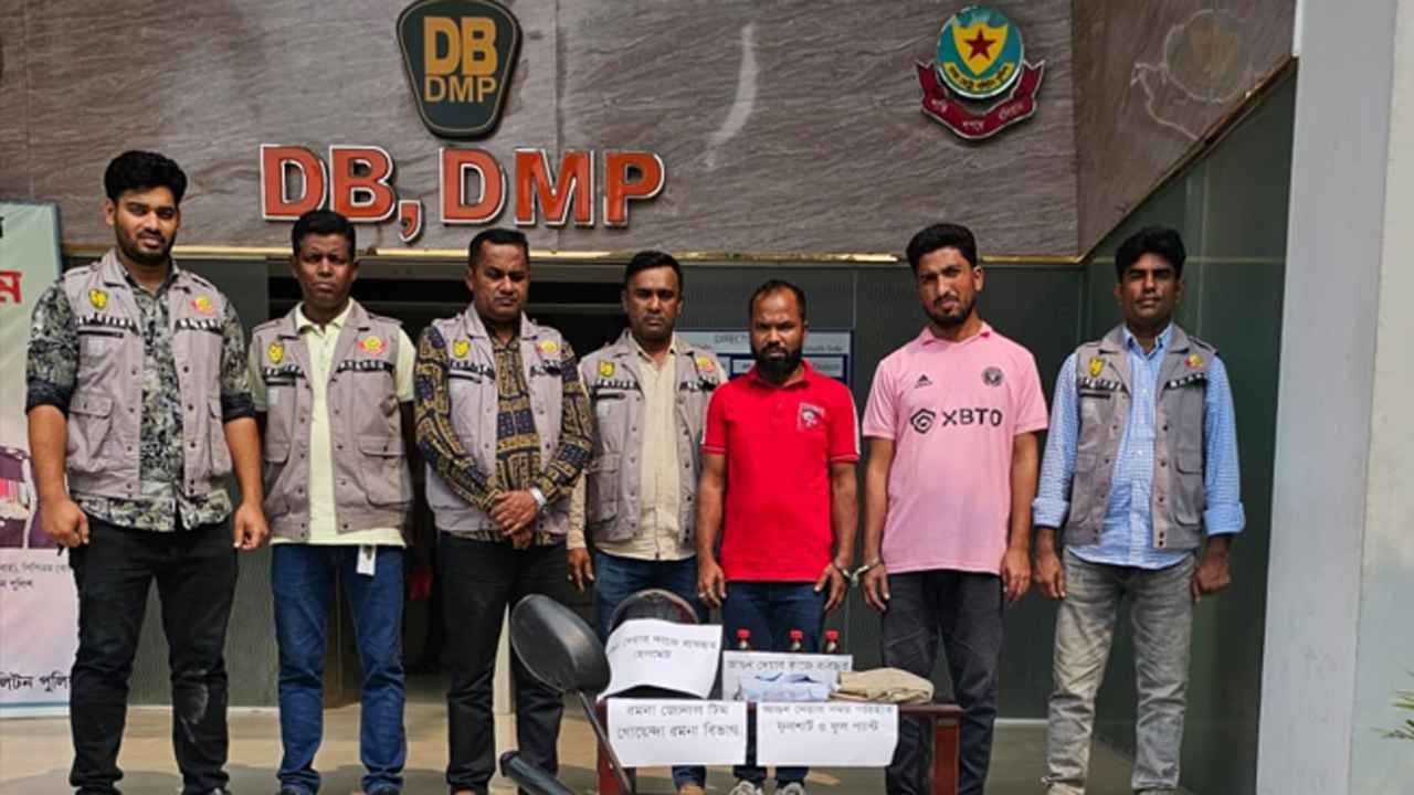 ২৮ অক্টোবর বাস পোড়ানোর অভিযোগে গ্রেফতার ২